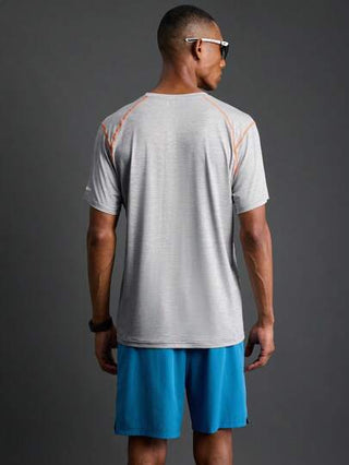 Manfinity Sport Polished تي شيرت رجالي ذو رقبة مستديرة بتطريز لحمة ملونة، نمط الحبيب، قصير الأكمام، صيفي