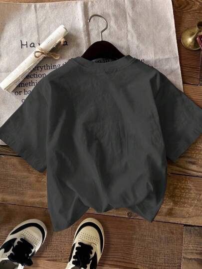 EZwear تي شيرت نسائي قصير الأكمام بياقة مستديرة فضفاض بطباعة الدب العصرية البسيطة، مصنوع من مزيج القطن، مناسب لفصل الصيف