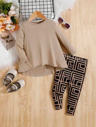 مجموعة بنطلونات بناتية رائعة وعارضة، مكونة من ملابس علوية صوفي بأكمام طويلة وألوان صلبة وبنطال بنمط هندسي