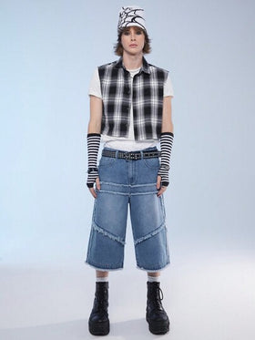 Manfinity Denimwave شورت جينز رجالي فضفاض المقاس مع حواف غير مدروزة وجيوب مجهزة بالخياطة، بأسلوب الملابس الرياضية العصرية