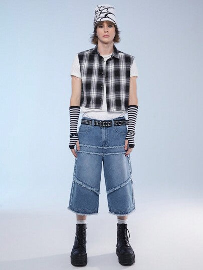 Manfinity Denimwave شورت جينز رجالي فضفاض المقاس مع حواف غير مدروزة وجيوب مجهزة بالخياطة، بأسلوب الملابس الرياضية العصرية