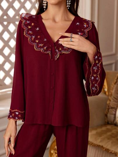 PalaceNights طقم بيجامة نسائية مكون من ملابس علوية بأكمام جرس وياقة على شكل حرف V مطرزة بالزهور وبنطلون، ملابس خريف وشتاء
