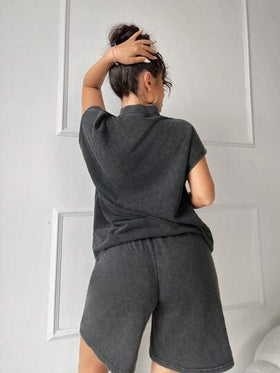 SHEIN SXY مجموعة قطعتين من الجزء العلوي الكاجوال القصير الأكمام بياقة عمودية والشورت ب
