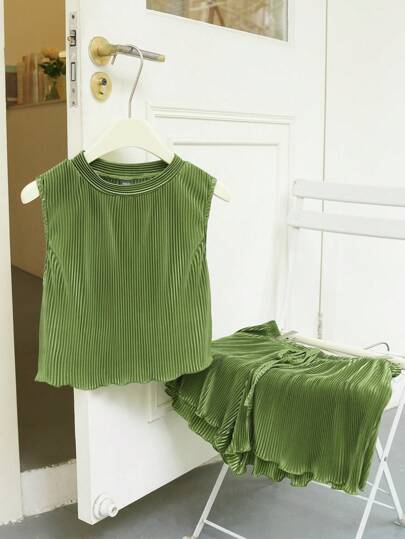 EZwear مجموعة (ملابس علوية وشورت) مقاسات كبيرة للنساء بلون سادة، مناسبة للاستخدام اليومي، بدون أكمام، 2 قطعة