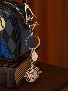 HARRY POTTER X SHEIN قلادة مفتاح على شكل مقلاب الوقت من سبيكة الزنك الذهبية، هدايا، عودة إلى المدرسة