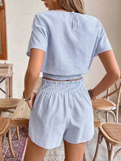 SHEIN Frenchy كروب توب بأكمام واسعة بتصميم خطوط مع شورت للاستخدام الصيفي