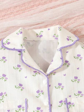 SHEIN 2 قطعة طقم بيجاما للبنات الرضع مكون من قميص بأكمام قصيرة وشورت سادة مطبوع باللون الوردي