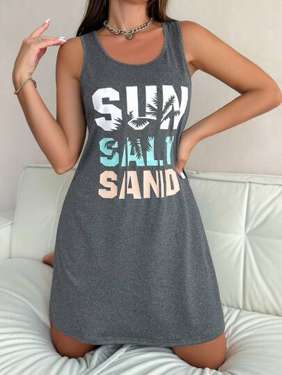 SHEIN فستان بيجامة ليلي بتصميم مرتخي مريح بنقشة ظل أشجار جوز الهند بطباعة حرفية على شريط واسع بلا أكمام للنساء