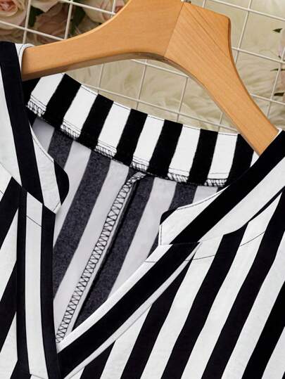 LUNE قميص نسائي بنمط V-Neck A-Line مخطط للصيف
