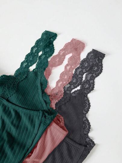 SHEIN 3 طقم للنساء من الألوان موحد اللون تتكون من قطعتين، ملابس علوية كروب بحمالات رفيعة مزينة بالدانتيل وسروال لبس المنزل والاسترخاء