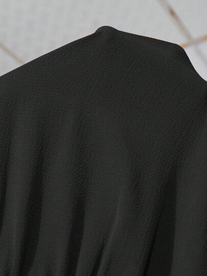 SHEIN Clasi بدلة نسائية فضفاضة ذات عنق دائري أنيق ومشدود بحزام