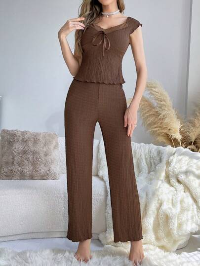 SHEIN طقم ملابس علوية أكمام قصيرة بياقة على شكل V وربطة أمامية وبناطيل التنزه مصنوع من رقعات دانتيل ومعدن جاكارد
