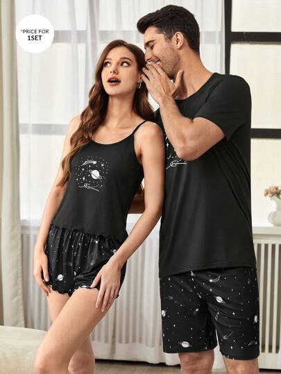 SHEIN طقم بيجامات رجالي بطاقم رقبة وأكمام قصيرة بطباعة نجوم