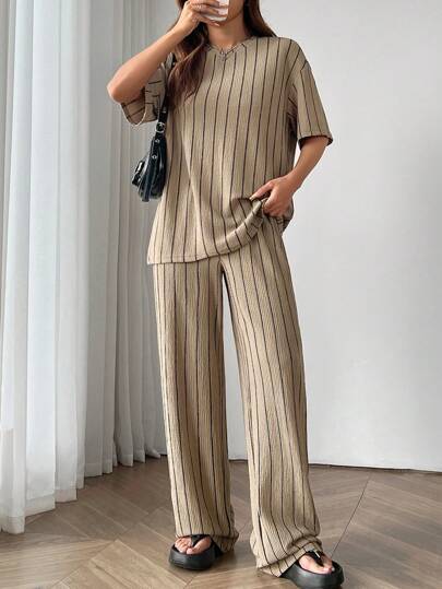 طقم حريمي قطعتين EZwear مجموعة تي شيرت رياضي فضفاض مخطط و بنطلون للنساء