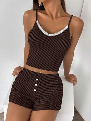 طقم حريمي قطعتين Flirla طقم كامي مطرز بالدانتيل للنساء 2 قطع (نمط الدانتيل عشوائي)