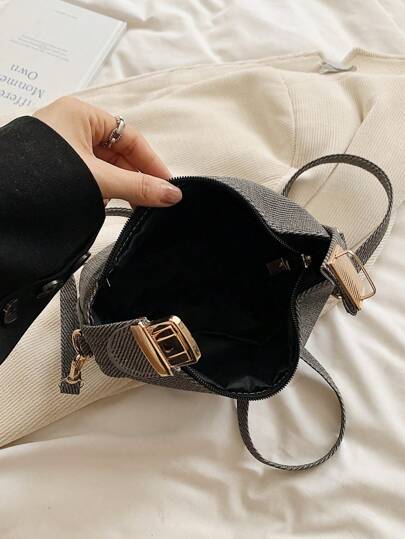 حقيبة كروس مشكّلة على شكل صندوق مطبوعة بخطوط قطعة واحدة، حقيبة جلد اصطناعي (بي يو) بسيور قابلة للتعديل، إغلاق بسحّاب، حقيبة يد موضة للنساء، لاستخدام يومي، للمواعدة، التسوق، المكتب