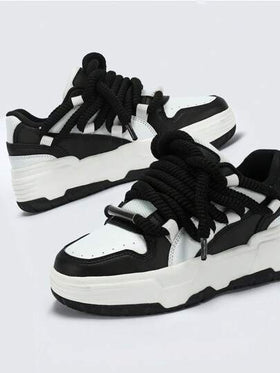 أحذية تزلج كاجوال للخارج بلون أسود وأبيض كلاسيكي، أحذية رياضية سهلة الارتداء مع أربطة حذاء واسعة مخصصة، مناسبة للحياة اليومية والعطلات والأزواج للمشاركة، أحذية رياضية متعددة الاستخدامات