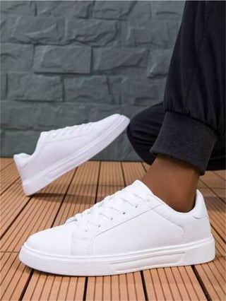 حذاء رياضي عارض مريح unisex برباط 36-45، حذاء أبيض عالي الموضة، حذاء رياضي ناعم متعدد الاستعمال للطلاب، مقاوم للانزلاق والتآكل