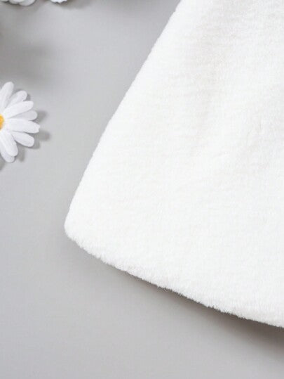 SHEIN Elladie kids معطف أنيق وجذاب للاستخدام اليومي للفتيات الصغيرات، مبطن بالحرارة، أبيض ناعم، مناسب للخريف والشتاء