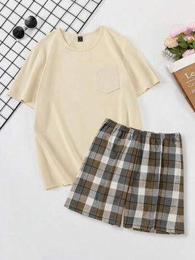 SHEIN طقم ملابس منزلية مكون من ملابس علوية بجيب بأكمام قصيرة وياقة دائرية باللون الأحادي وشورت مربع للرجال