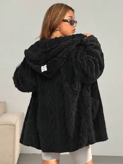 EZwear معطف أبيض فضفاض وغير رسمي ذو كتف منخفض وجيب مرقع وأكمام طويلة مبطنة بالفراء ومقنع للشتاء