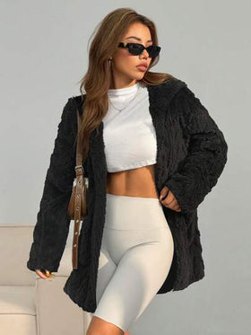 SHEIN EZwear معطف أبيض فضفاض وغير رسمي ذو كتف منخفض وجيب مرقع وأكمام طويلة مبطنة بالفراء ومقنع للشتاء