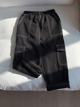 SHEIN سروال شاب فضفاض للارتداء اليومي بألوان صلبة واضحة، مع قَصة الساق المستقيمة، الأسلوب الشارعي