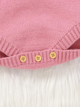SHEIN Vintaside Kids طقم السرحال المحبوك للبنات الرضع، قبعة كيوت، بنطلون ذو سراويل معلقة وجوارب دافئة