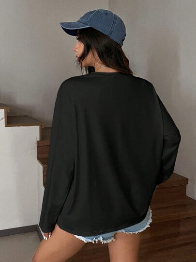 EZwear تيشيرت قصير مناسب بياقة عقدة ولون واحد، أسود بأكمام طويلة