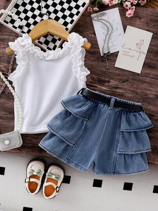 زي للبنات الرضع، ملابس علوية بيضاء + شورت جينز بتنورة مطوية