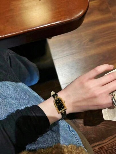 ساعة يد نسائية رومانسية عتيقة مقاومة للماء 1قطعة، ساعة كوارتز أنيقة أنيقة للسيدات بتصميم قرص منحني، سوار جلد رقيق فريد، مناسبة للارتداء اليومي والعطلات، يمكن إعطاؤها أيضًا كهدية عيد ميلاد