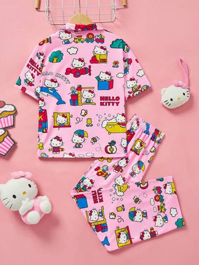 بيجاما HELLO KITTY AND FRIENDS |  طقم بيجاما مريح من قميص كم قصير بياقة طوق والبنطلون الطويل مع طباعة الكرتون للفتاة المراهقة