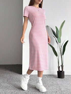 SHEIN EZwear فستان مخطط مُحبوك وردي-أبيض