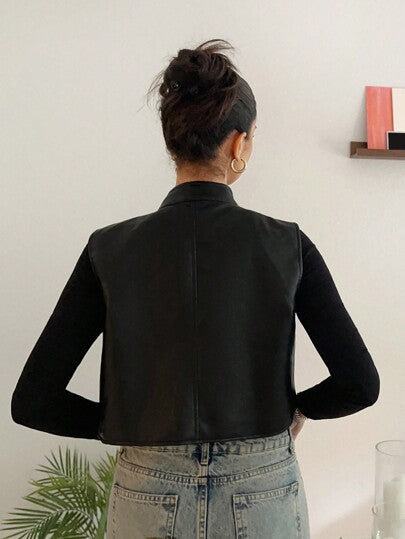 EZwear جاكيت قصيرة سوداء للنساء بقماش اصطناعي من الجلد بأكمام طويلة وسحاب
