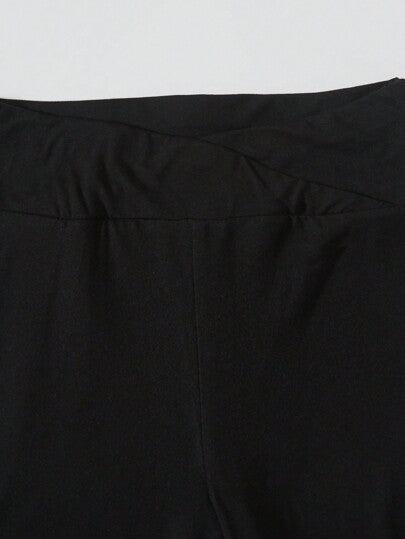 SHEIN EZwear مجموعة من 2 قطعة بنطلون ضيق طرف متسع أسود ورمادي التصميم صليبي على الخصر مناسب للأحجام الكبيرة، مناسب للربيع والخريف