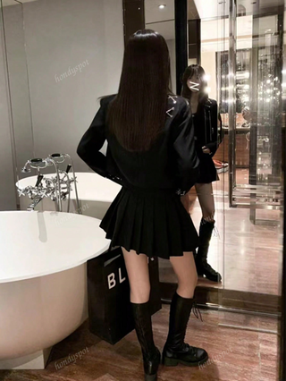 جاكيت بياقة مقلمة و سلسلة