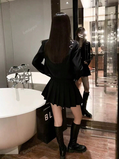 جاكيت بياقة مقلمة و سلسلة