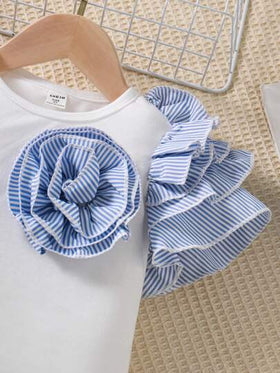 SHEIN رمضان طقم بلوزة مزهرة بأكمام كشكشة وبنطال مخطط للفتاة الصغيرة 2قطعة, مناسب للارتداء في الخارج في الخريف