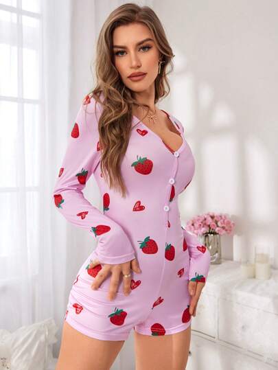 SHEIN رومبير نوم نسائية مطبوعة بشكل قلب وفراولة، تفاصيل مريحة وأنيقة، للخريف والشتاء