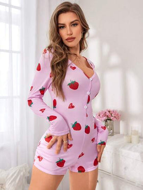SHEIN رومبير نوم نسائية مطبوعة بشكل قلب وفراولة، تفاصيل مريحة وأنيقة، للخريف والشتاء