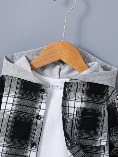 SHEIN قميص كاجوال مقلم مرقع مع غطاء رأس وبنطال رياضي للأطفال الرضع والصغار