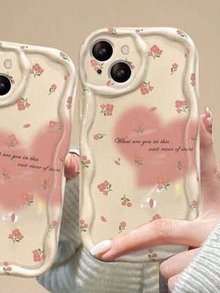حافظة هاتف TPU مطبوع عليها زهور وفراشات بلون أبيض وزهري متوافقة مع iPhone 14 Pro Max/13 كاواييي قطعة واحدة