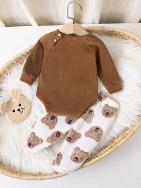 SHEIN طقم ملابس نوم دافئة مكون من 2 قطعة سترة طويلة الأكمام بشكل دب لطيف للأطفال الذكور مع سراويل طويلة