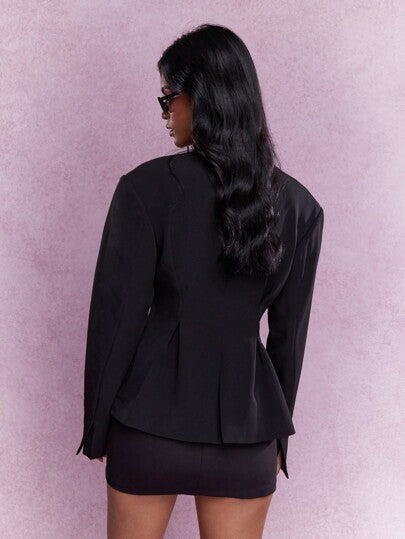 xLarissa&André MISSGUIDED جاكيت شتوية بياقة غير مرصعة بأزرار بيان