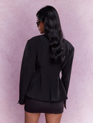 xLarissa&André MISSGUIDED جاكيت شتوية بياقة غير مرصعة بأزرار بيان