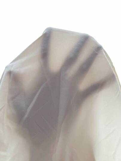 SHEIN Frenchy قميص نسائي بأكمام قصيرة على شكل خفاش بياقة V وأرداف مربعة بلون صلب للمقاسات الكبيرة