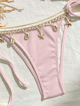 Bikinx بيكيني مثلث مزين بشريط ساتان ذو لون واحد وزخرفة صدفة، مناسب للصيف والعطلات الشاطئية باللون الوردي