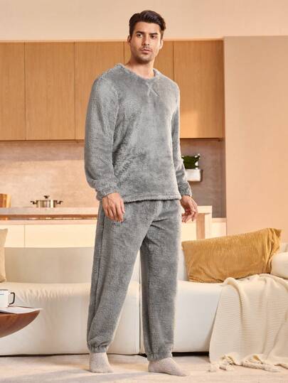 Manfinity Underwear&Sleepwear Basics طقم ملابس علوية وبنطلون من الفليس ذو لون أحادي، أكمام طويلة، ملابس خريف/شتاء، بيجاما ناعمة، مريحة