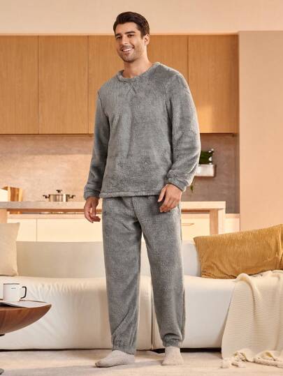 Manfinity Underwear&Sleepwear Basics طقم ملابس علوية وبنطلون من الفليس ذو لون أحادي، أكمام طويلة، ملابس خريف/شتاء، بيجاما ناعمة، مريحة