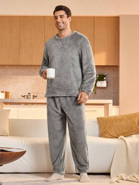 Manfinity Underwear&Sleepwear Basics طقم ملابس علوية وبنطلون من الفليس ذو لون أحادي، أكمام طويلة، ملابس خريف/شتاء، بيجاما ناعمة، مريحة